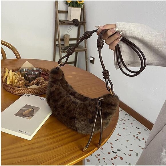 Leopard Faux Fur Sling Bag Womens Fuzzy Crossbody Purse for Casual Fashion - Picture 5 of 9